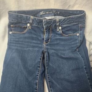 American Eagle Women's Blue Denim Super Stretch Skinny Jeans Size 6